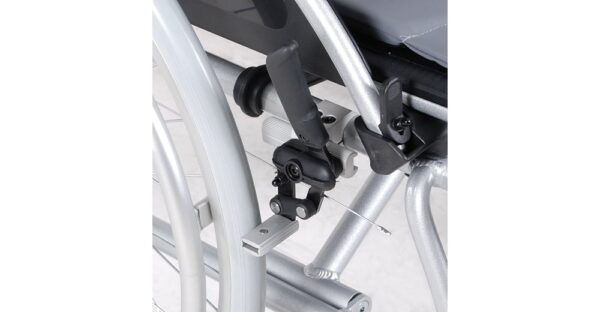 Merits Manual Wheelchair L-436 - Image 9